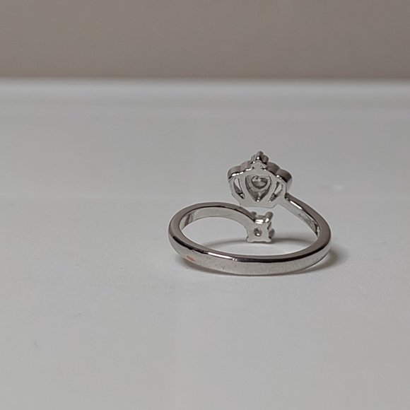 Cute Size 5.5 Crown Ring - Picture 4 of 10